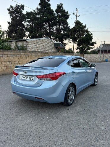 Hyundai Elantra-5