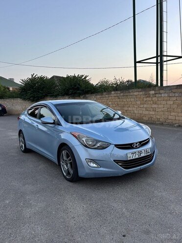 Hyundai Elantra-3