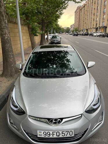 Hyundai Elantra-1