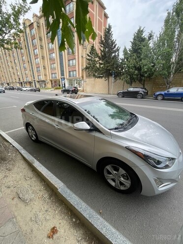 Hyundai Elantra-2