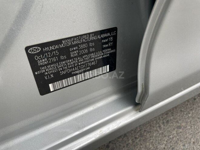 Hyundai Elantra-11