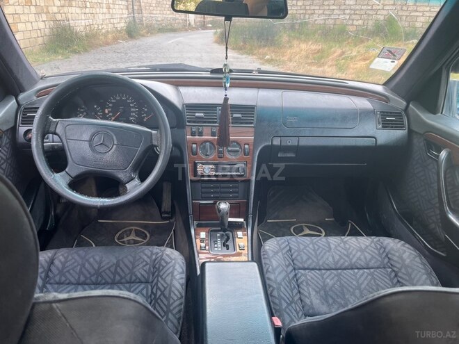 Mercedes C 200-17