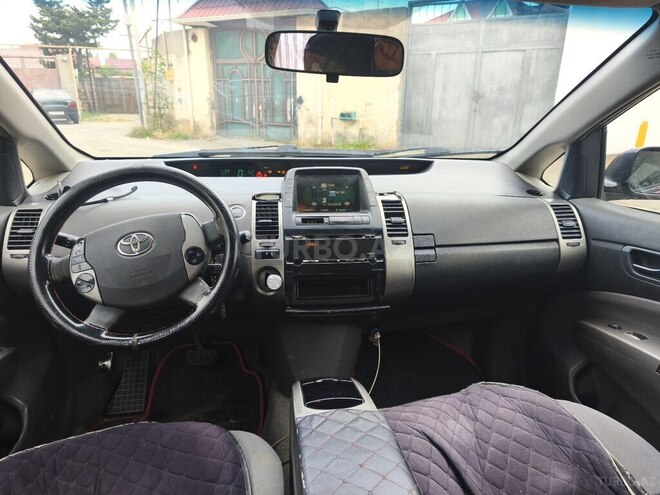 Toyota Prius-5