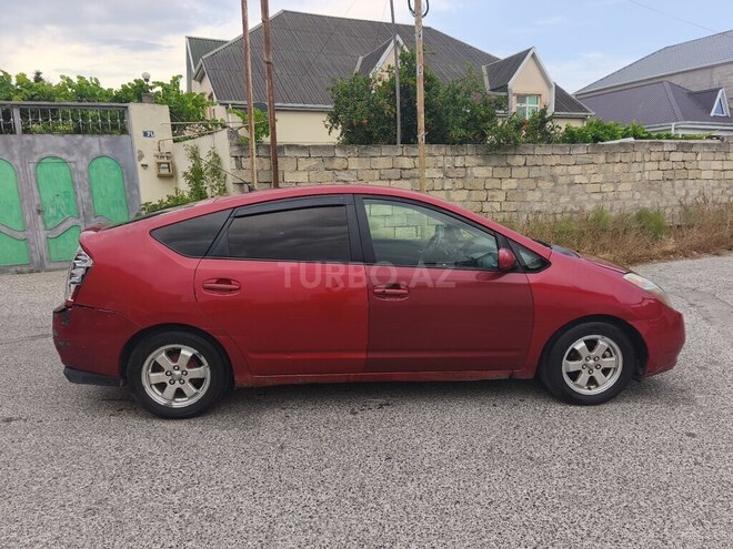 Toyota Prius-4