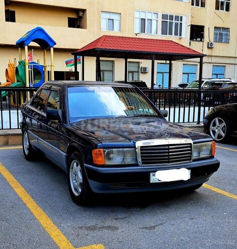 Mercedes 190-1