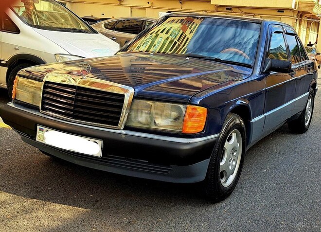 Mercedes 190-15