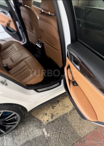 BMW 530-9