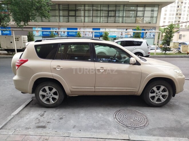Toyota RAV4-3