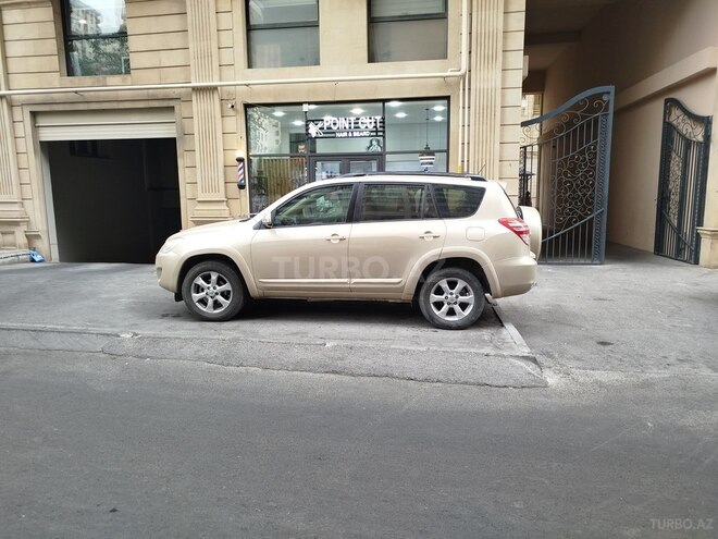 Toyota RAV4-2