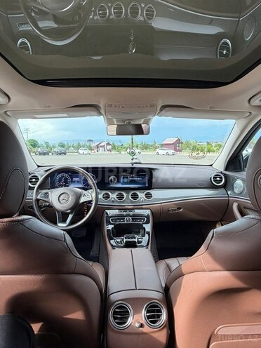 Mercedes E 300-5