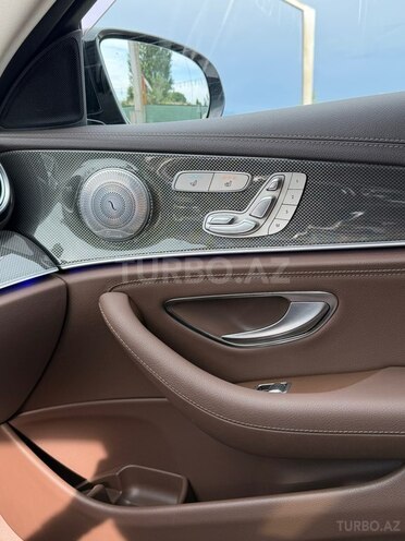 Mercedes E 300-7