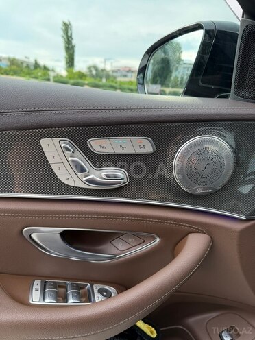 Mercedes E 300-6