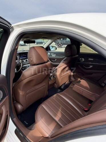 Mercedes E 300-12