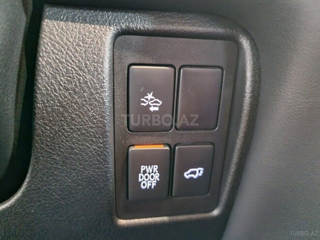Lexus LX 570-24