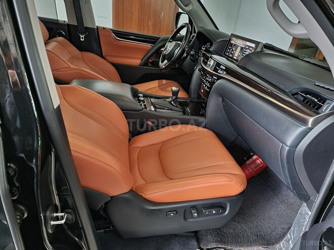 Lexus LX 570-17