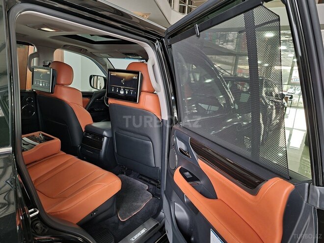 Lexus LX 570-19