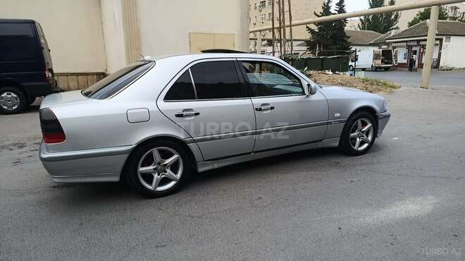Mercedes C 200-11