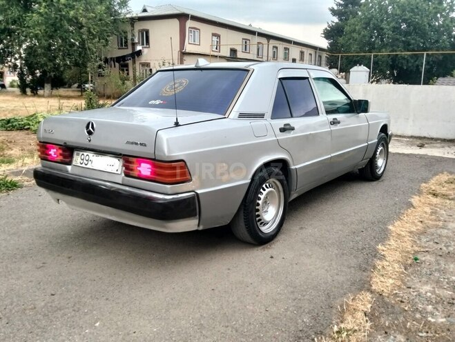 Mercedes 190-4