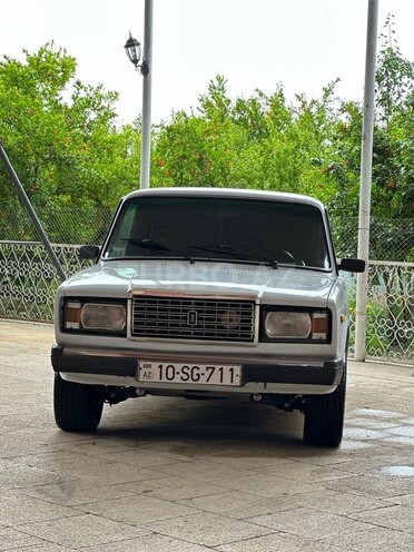 LADA (VAZ) 2107-1