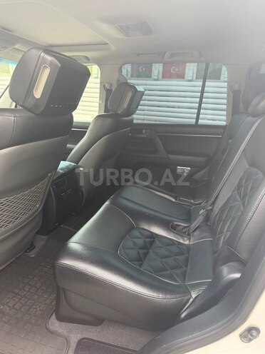 Toyota Land Cruiser-11