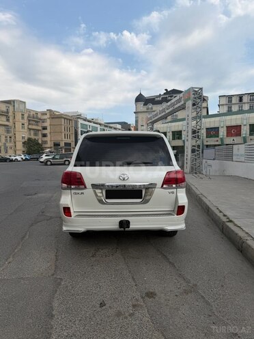 Toyota Land Cruiser-6