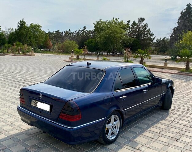 Mercedes C 220-12
