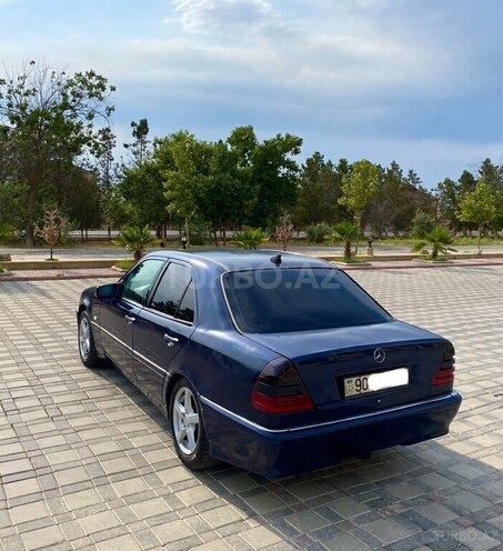 Mercedes C 220-11