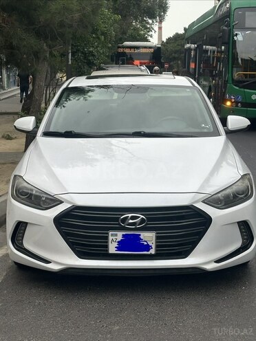 Hyundai Elantra-1