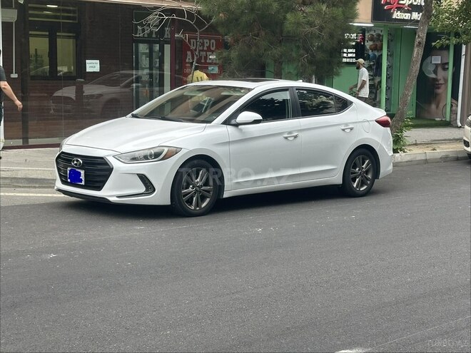 Hyundai Elantra-4