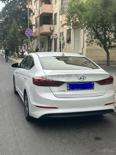 Hyundai Elantra-7