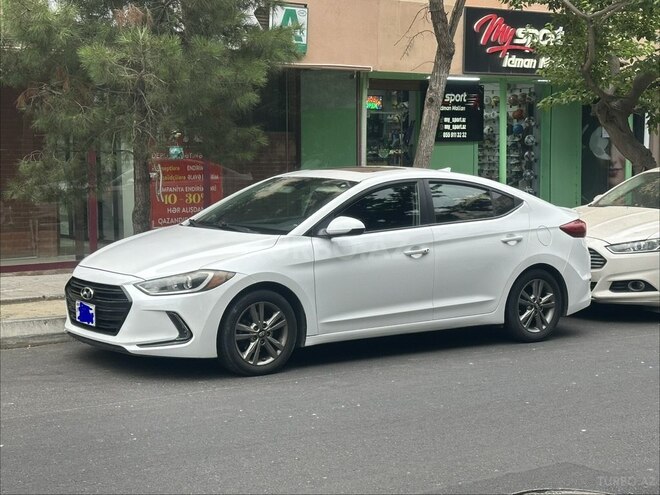 Hyundai Elantra-15