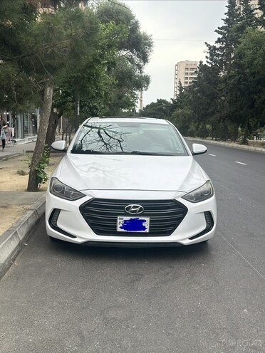 Hyundai Elantra-16
