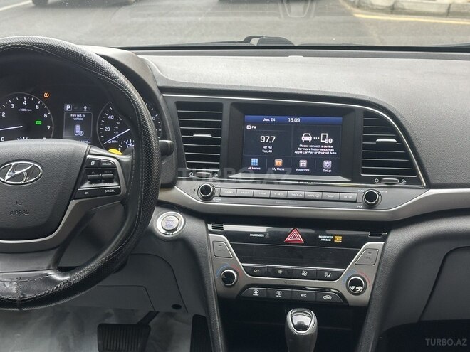 Hyundai Elantra-3
