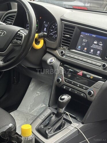 Hyundai Elantra-2