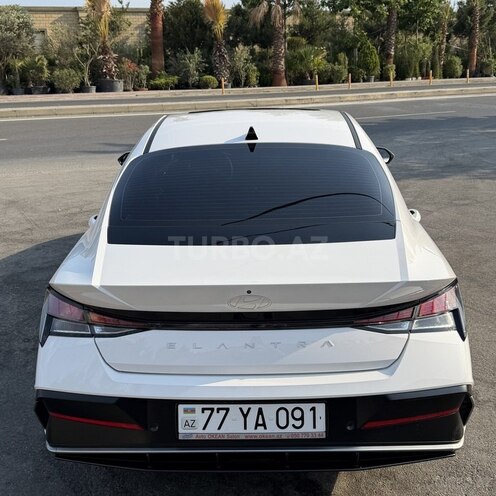 Hyundai Elantra-7