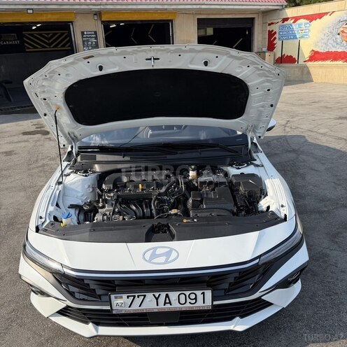 Hyundai Elantra-3