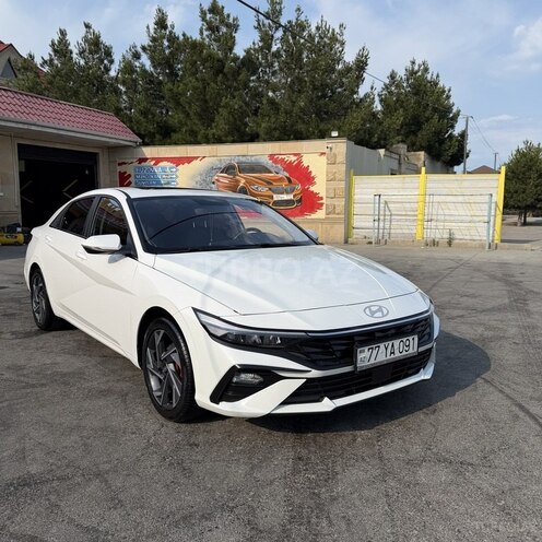 Hyundai Elantra-2