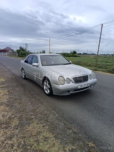 Mercedes E 220-2