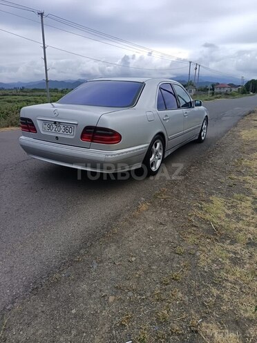 Mercedes E 220-3