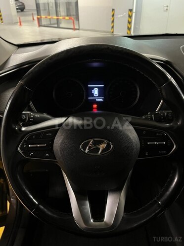 Hyundai Santa Fe-15