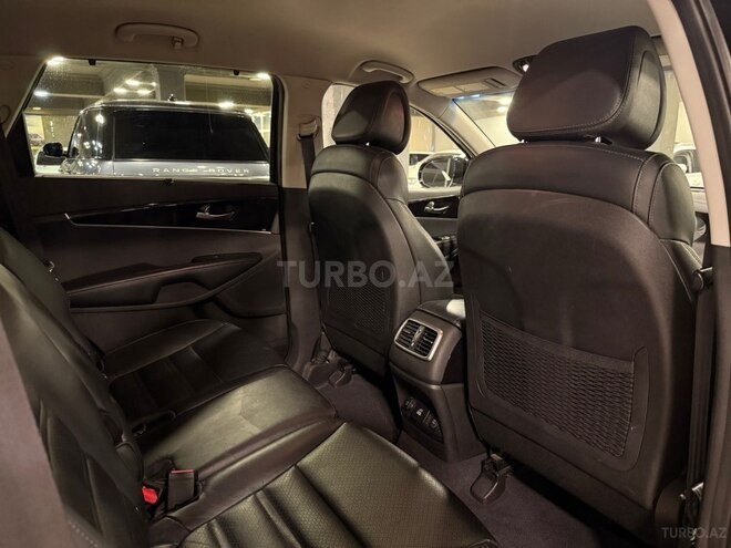Kia Sorento-14