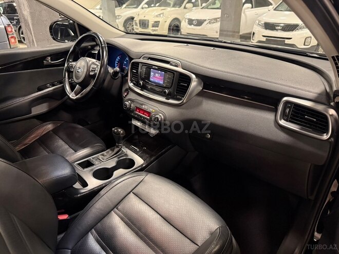 Kia Sorento-12