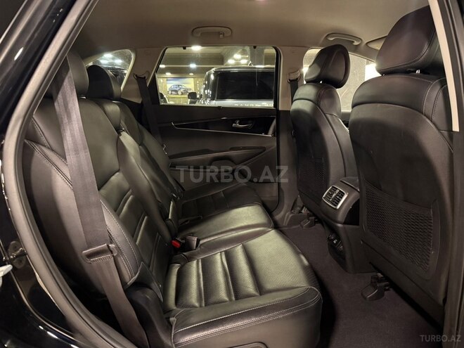 Kia Sorento-13