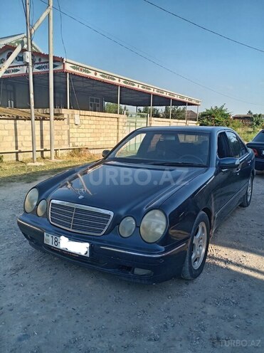Mercedes E 240-2