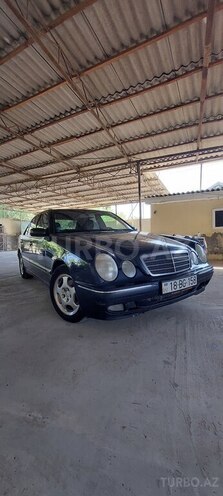Mercedes E 240-6