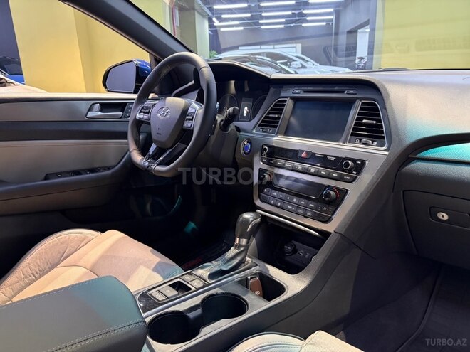 Hyundai Sonata-17