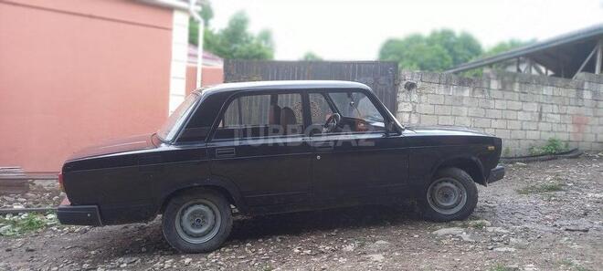 LADA (VAZ) 2107-2