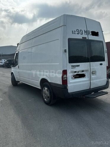 Ford Transit-3
