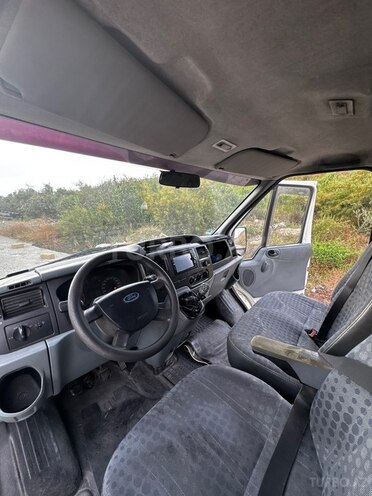 Ford Transit-5