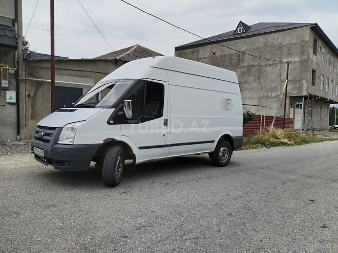 Ford Transit-4